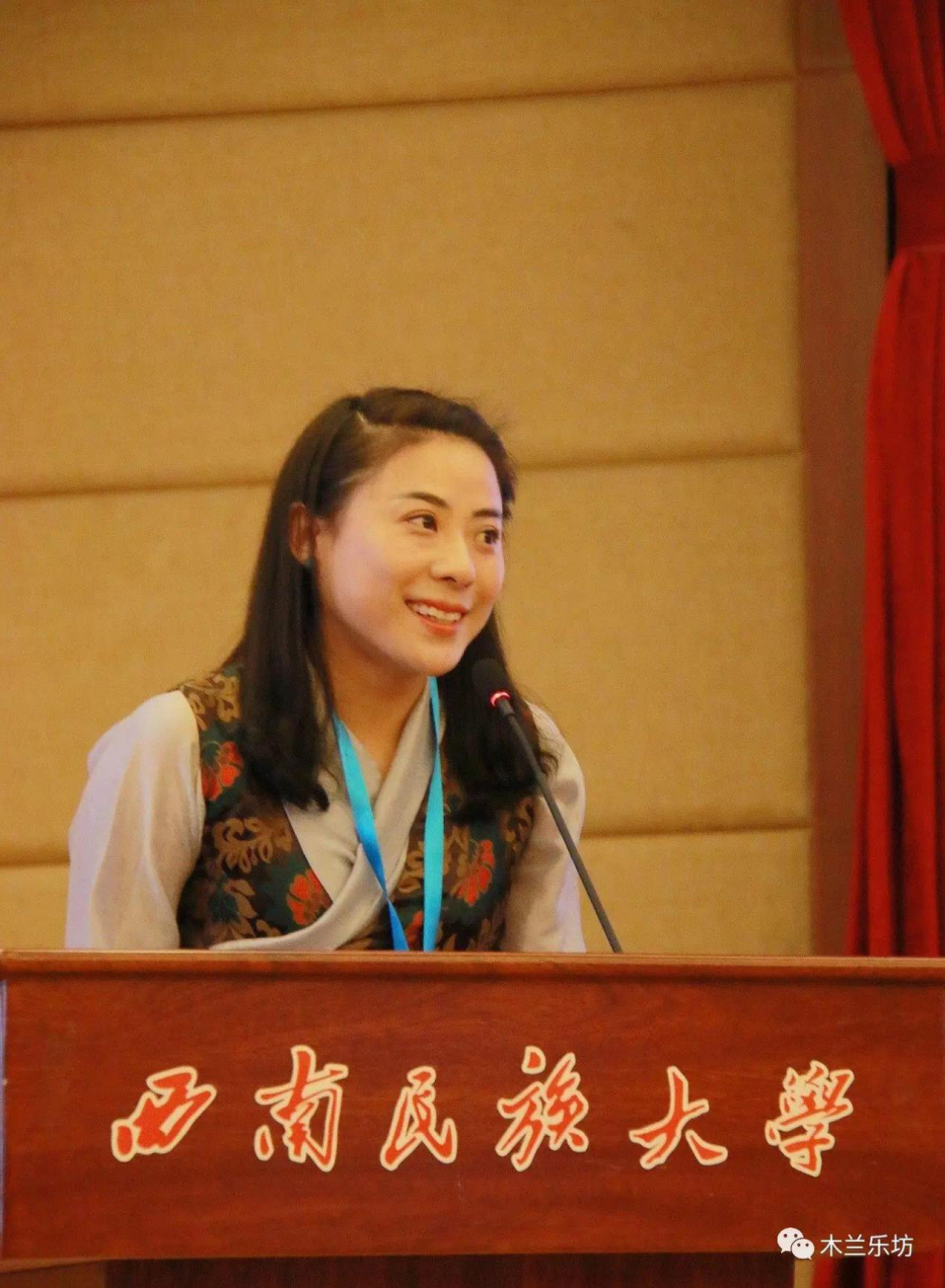 学员代表拥江帆发言
